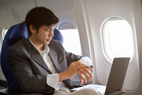 private vs commercial flights